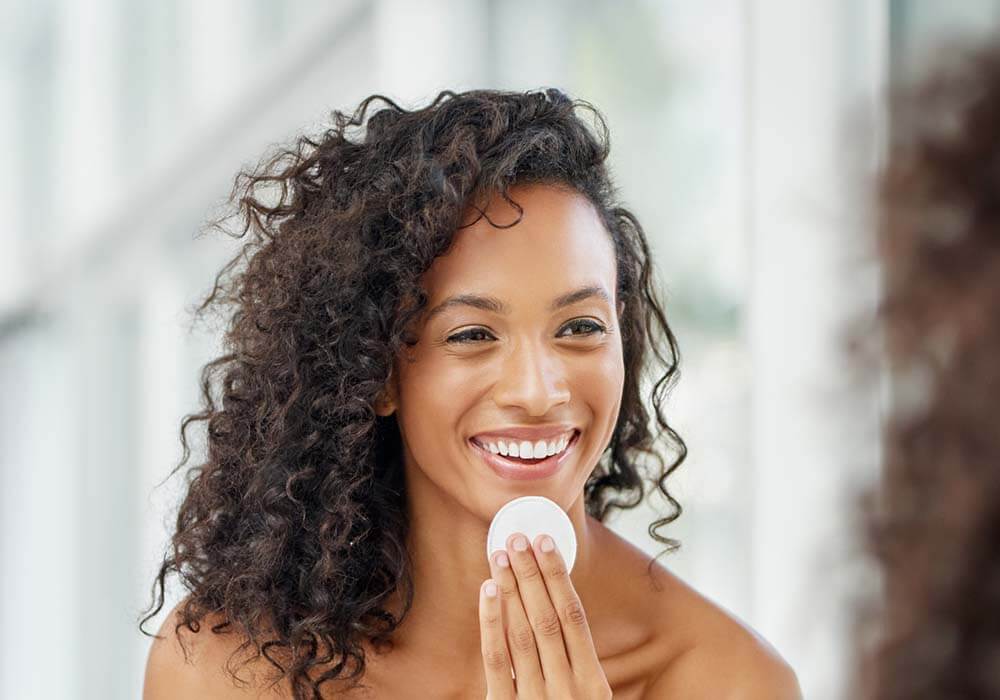 Clear skin naturally with hydration, healthy food, gentle skincare, and natural ingredients for glowing skin
